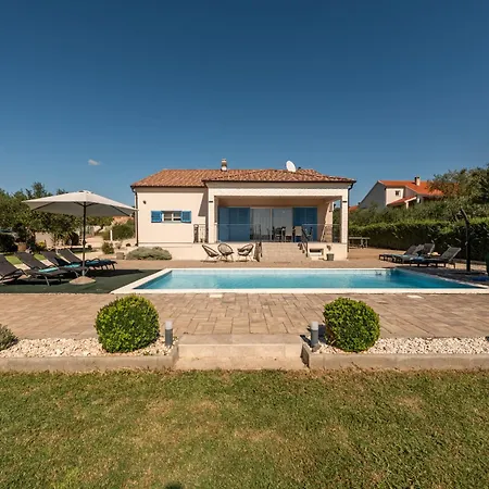 Casa Kamber With Pool * Tinj