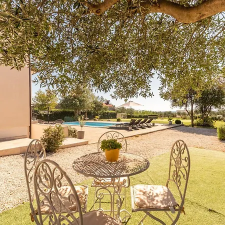 ヴィラ Casa Kamber With Pool