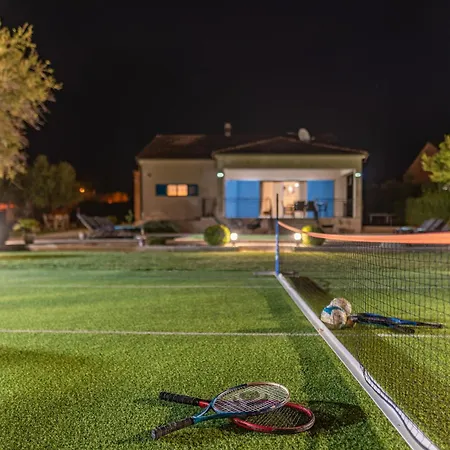 ヴィラ Casa Kamber With Pool