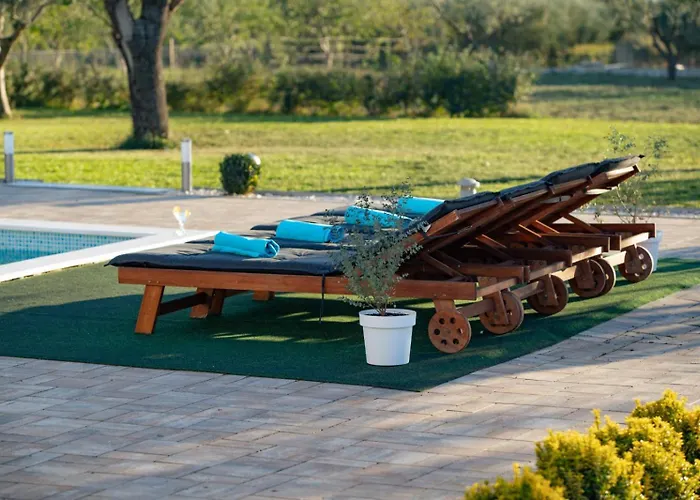 Casa Kamber With Pool Tinj