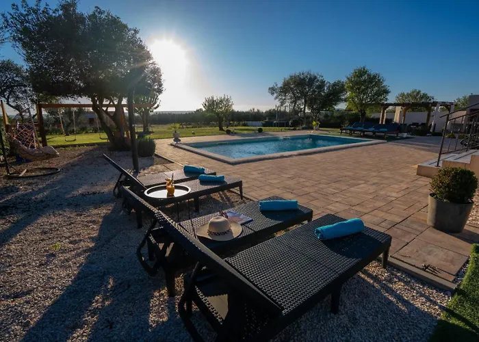 Casa Kamber With Pool Villa