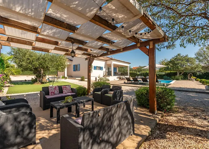 Casa Kamber With Pool * Tinj