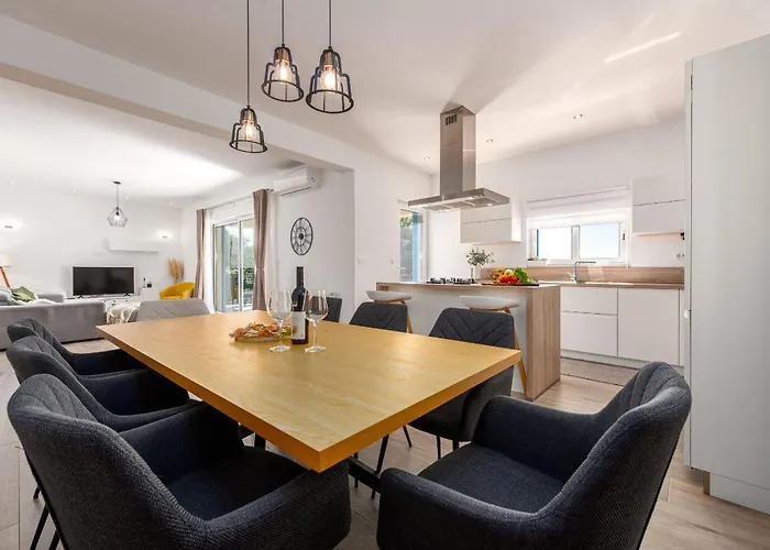 Villa Casa Kamber With Pool *