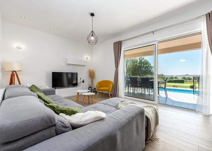 Casa Kamber With Pool Villa Tinj