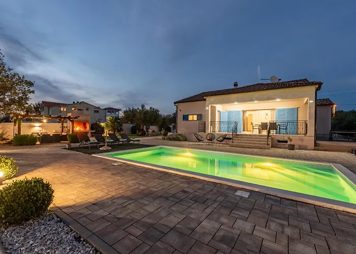 Casa Kamber With Pool Villa Tinj