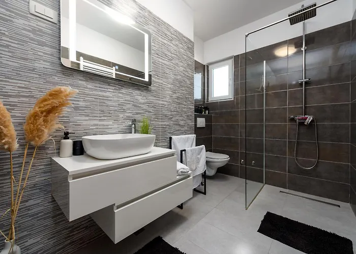 Casa Kamber With Pool Villa Tinj