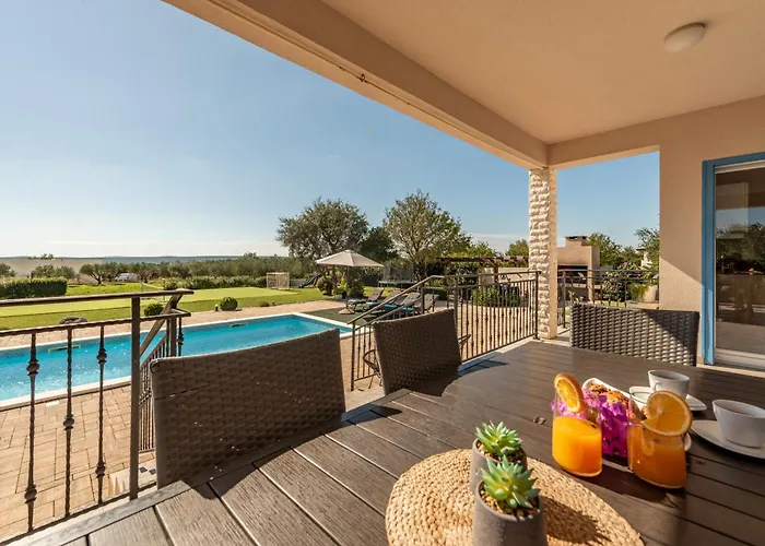 Casa Kamber With Pool Villa