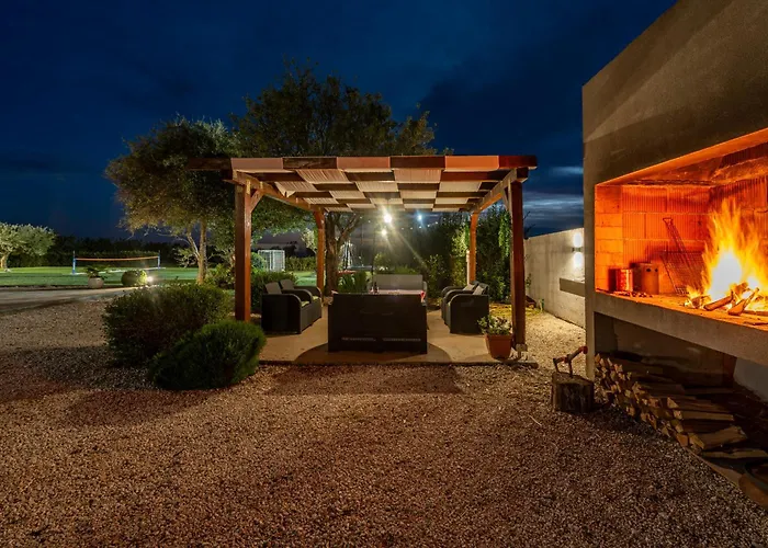 Villa Casa Kamber With Pool Tinj