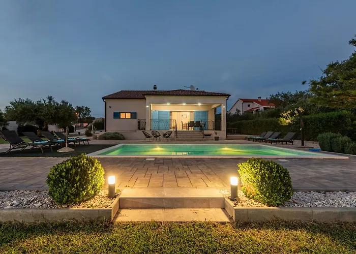 Villa Casa Kamber With Pool Tinj