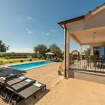 Casa Kamber With Pool * Tinj