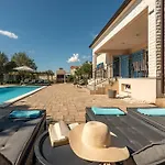 Casa Kamber With Pool Villa