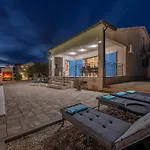 Villa Casa Kamber With Pool
