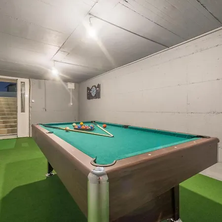 Casa Kamber With Pool Villa Tinj