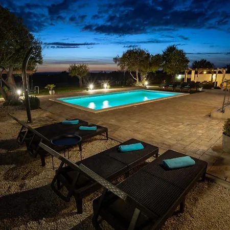 Casa Kamber With Pool * Tinj