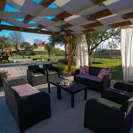 Villa Casa Kamber With Pool