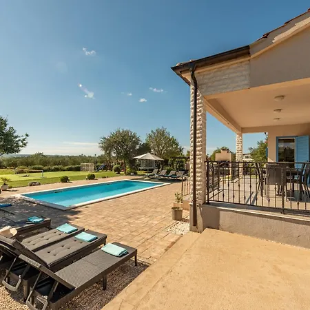 Casa Kamber With Pool * Tinj