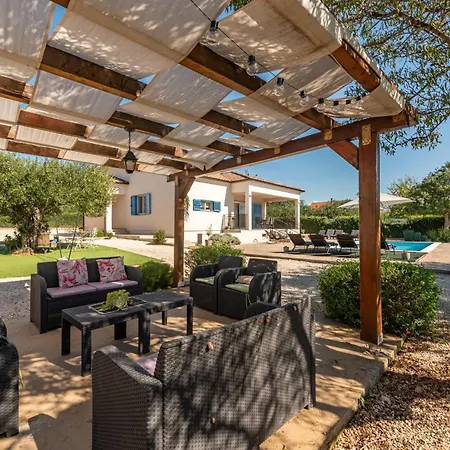 Casa Kamber With Pool * Tinj