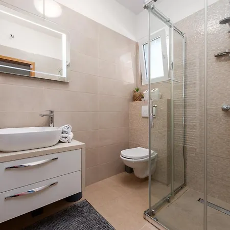 Casa Kamber With Pool וילה *