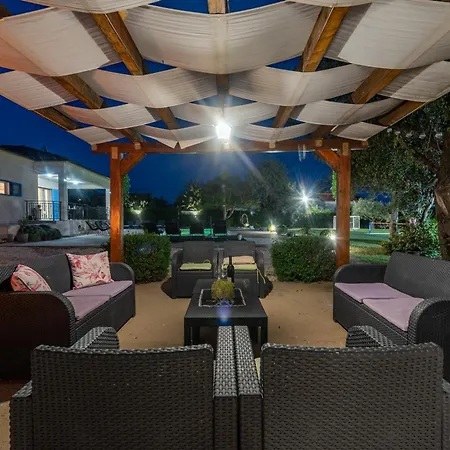 Villa Casa Kamber With Pool *