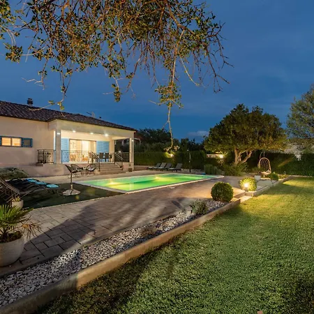 Villa Casa Kamber With Pool Tinj