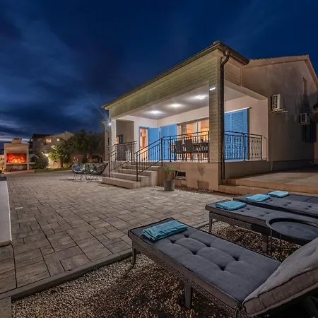 וילה Casa Kamber With Pool