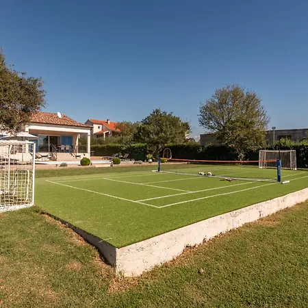 Casa Kamber With Pool וילה Tinj