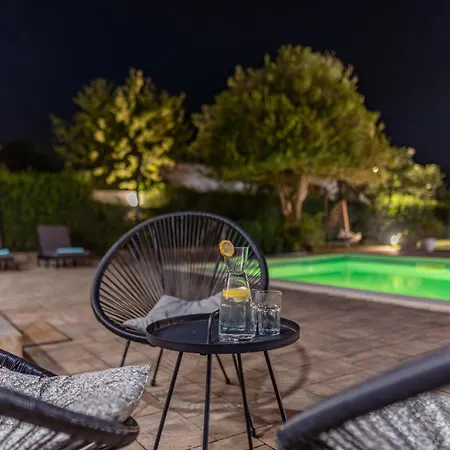 Casa Kamber With Pool Villa