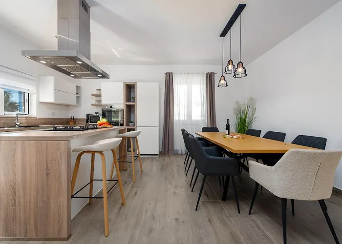 Вилла Casa Kamber With Pool *