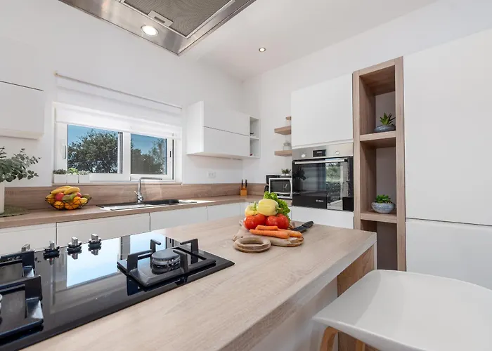 Вилла Casa Kamber With Pool