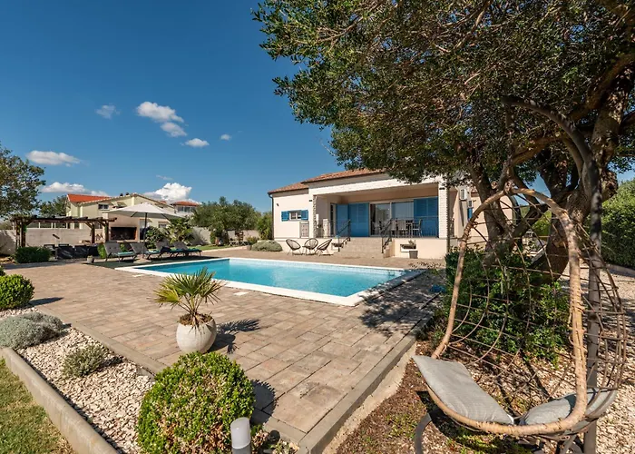 Вилла Casa Kamber With Pool *