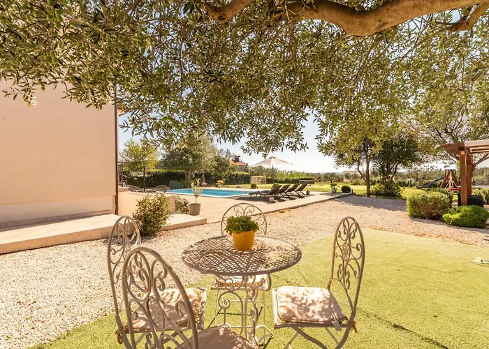 Вилла Casa Kamber With Pool