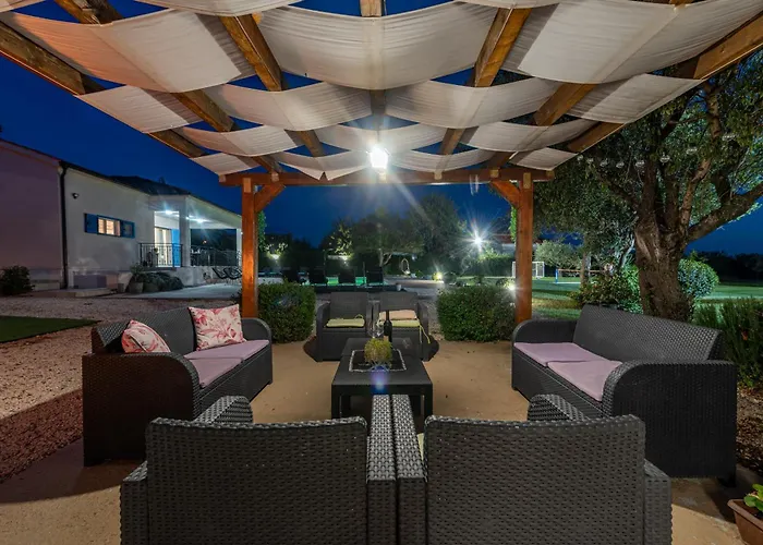 Вилла Casa Kamber With Pool *