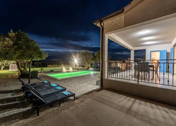 Casa Kamber With Pool Вилла Tinj